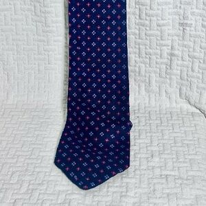 Silk tie